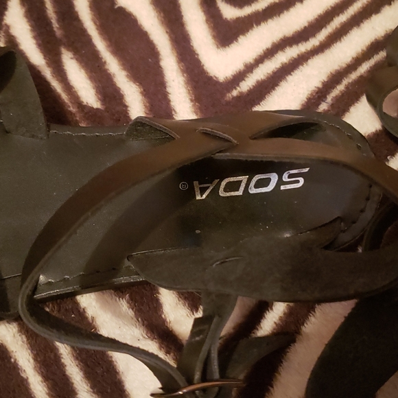 Black Sandals - Picture 4 of 5